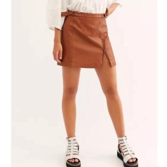 🤎Free People Vegan Leather🤎Mini Skirt - Picture 7 of 7